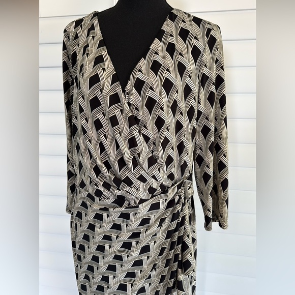White House black market Elegant Black and Cream Patterned‎ Dress in Sz 14 - Picture 11 of 15